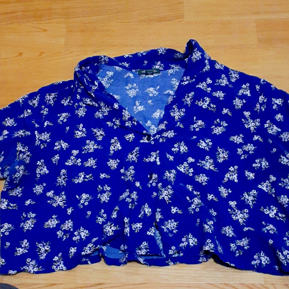 Floral Button up Crop Top